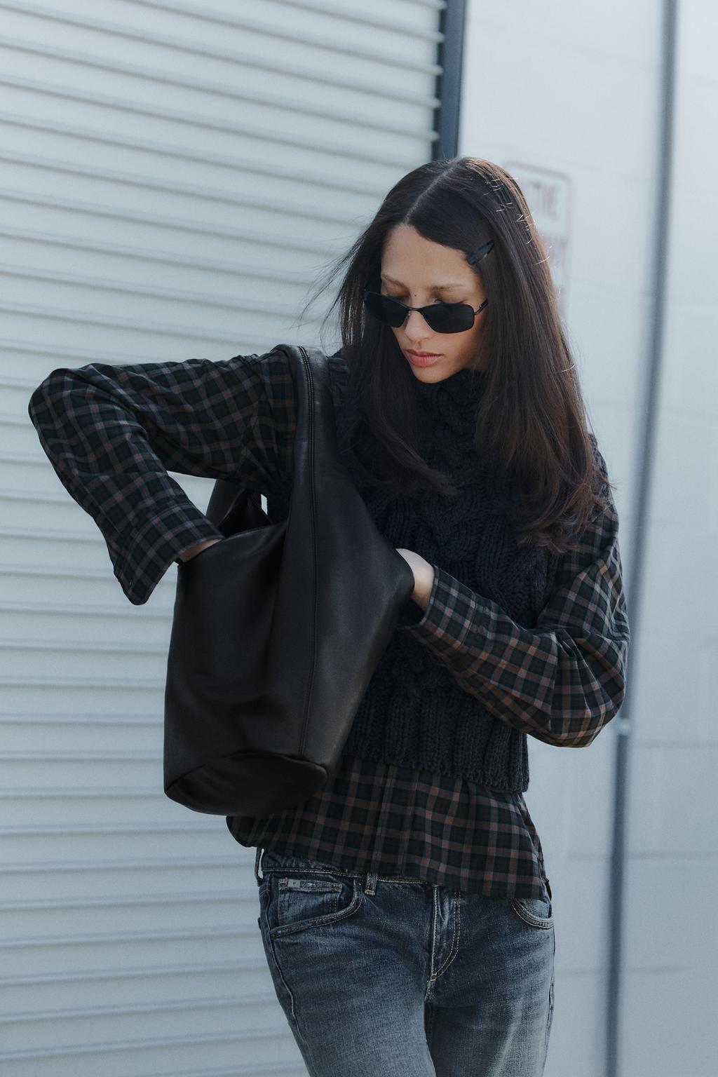 MAXI SHOULDER BAG