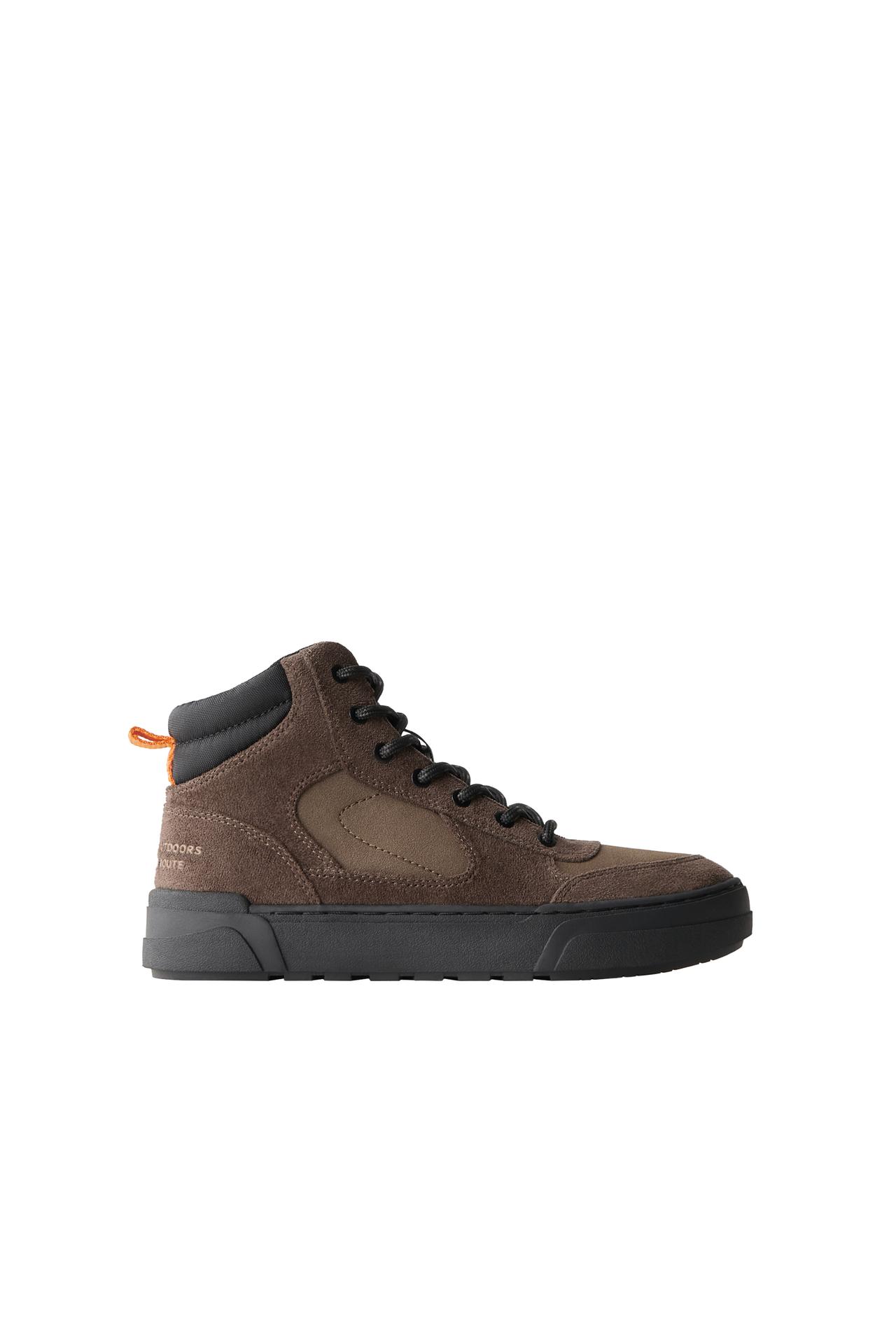 HIGH-TOP SNEAKERS WITH PIECES