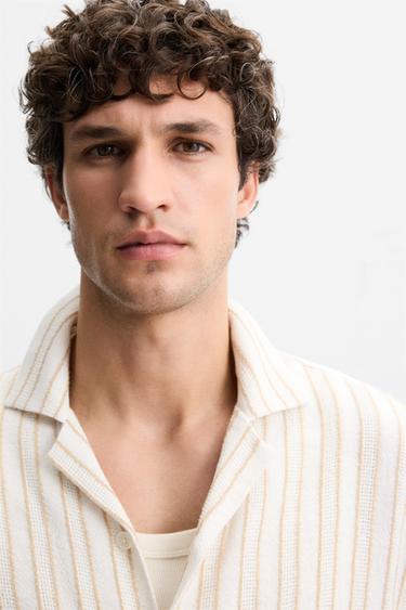 CHEMISE À TEXTURE AVEC RAYURES - Écru / Beige de Zara - Image 5