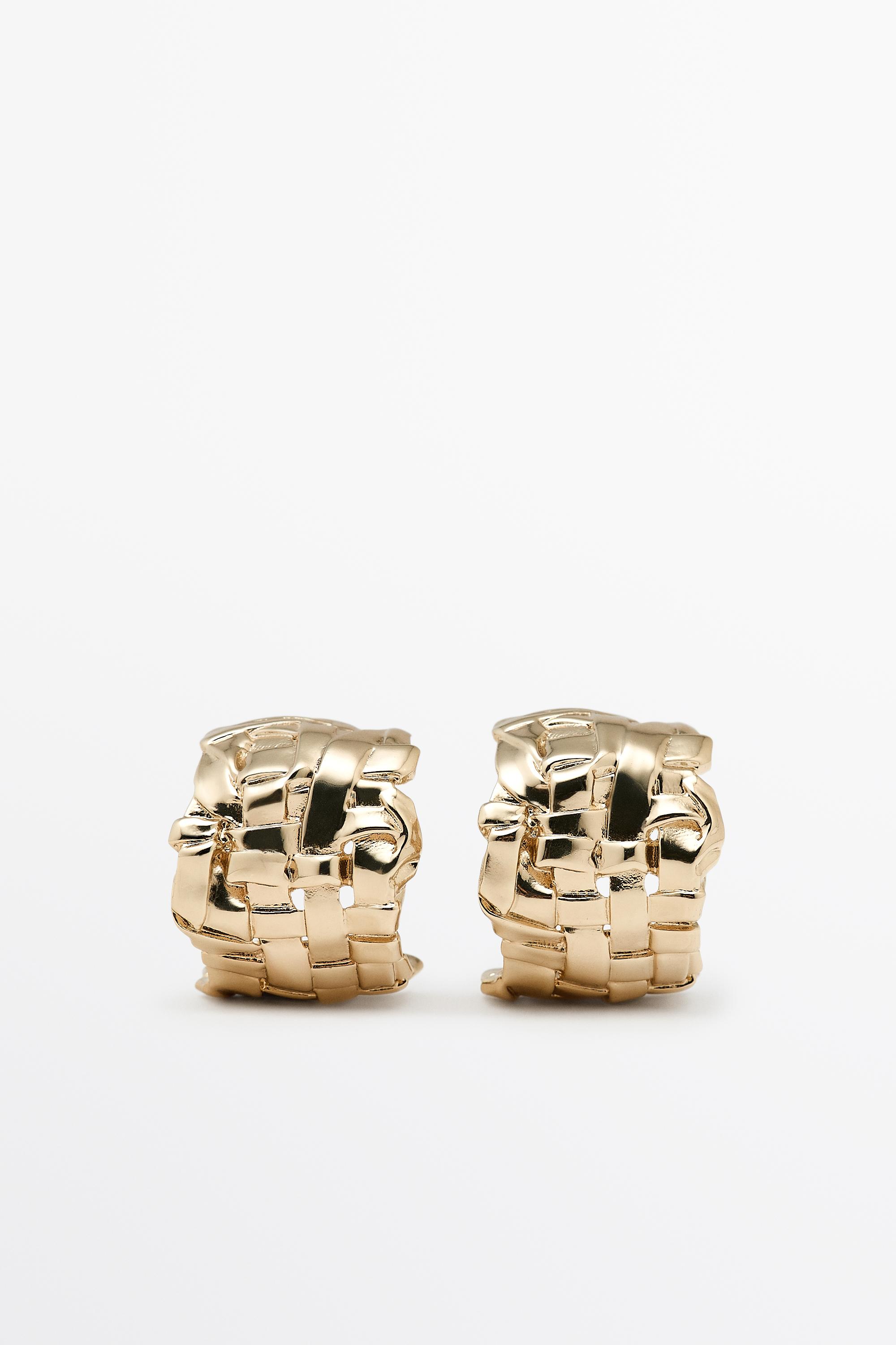 Basket hoop earrings