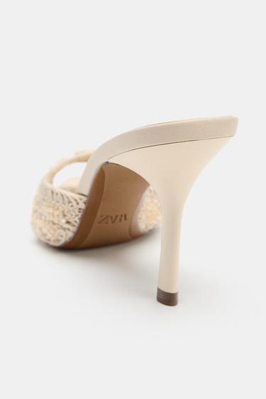 SANDALES À TALONS ET DÉCORS - Blanc écru de Zara - Image 3
