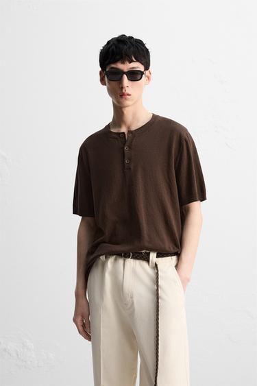 KNIT T-SHIRT WITH BUTTON NECK - chocolate by Zara