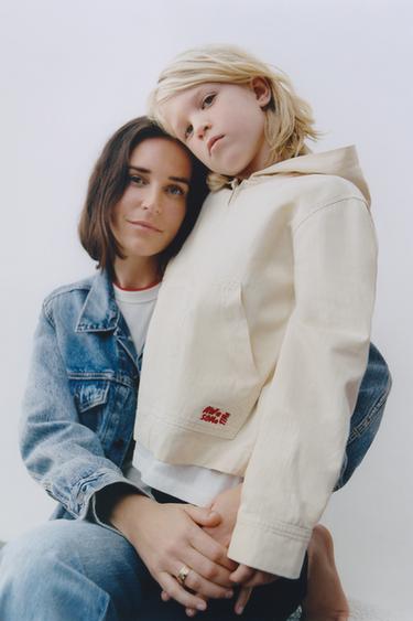 CAMISA LARGA COM CAPUZ E ESTAMPA ESPIGA - Cru da Zara