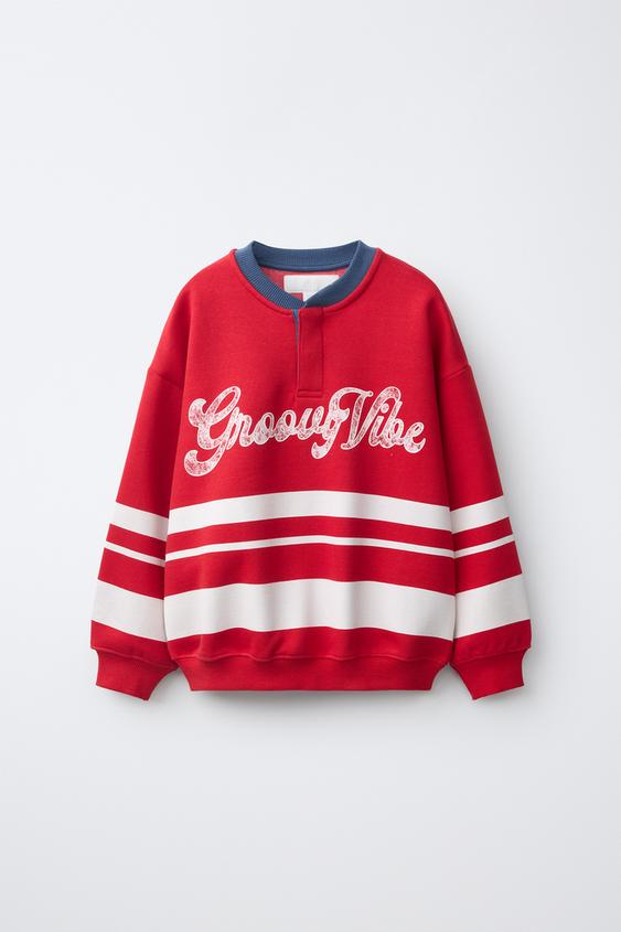 Zaras SWEATSHIRT MED SCHALKRAGE OCH TEXT - Röd - Bild 0