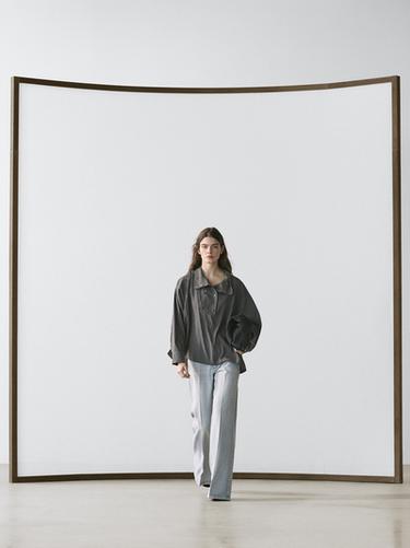 Camisa fluida rayas detalle cuello - Gris de Zara - Imagen 0