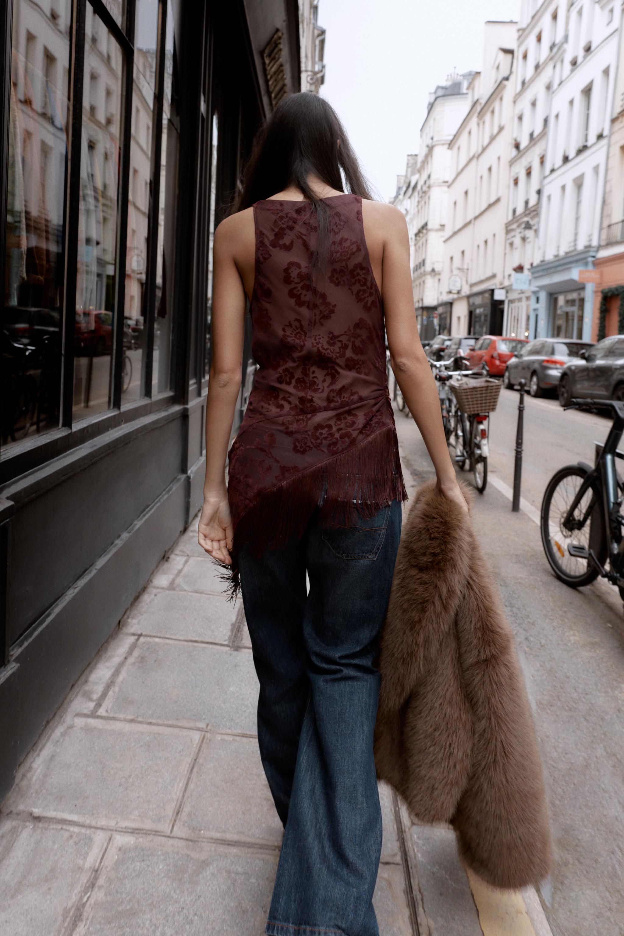 TOP ASYMÉTRIQUE À FRANGES DEVORÉ