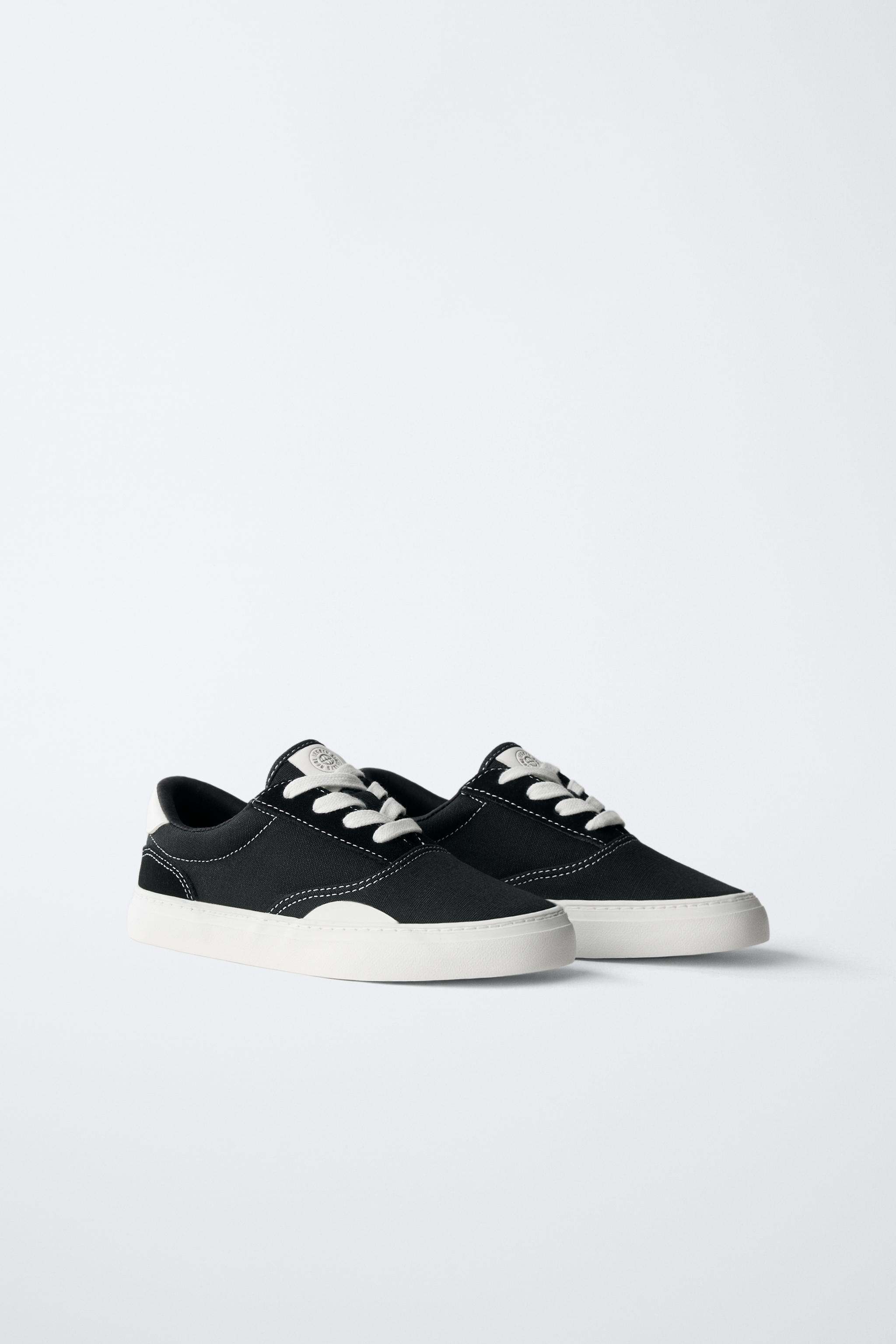 SKATER SNEAKERS