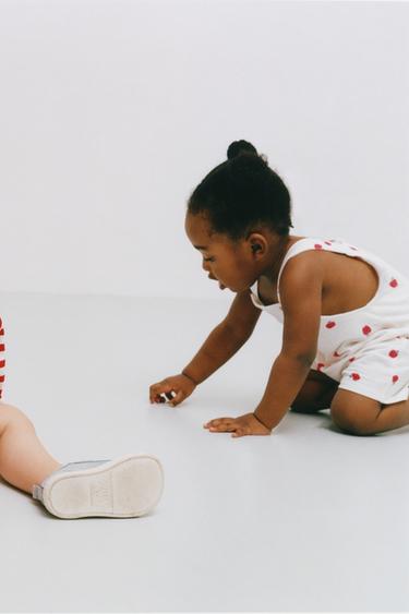 APPLE PRINT SHORT DUNGAREES - Oyster-white by Zara