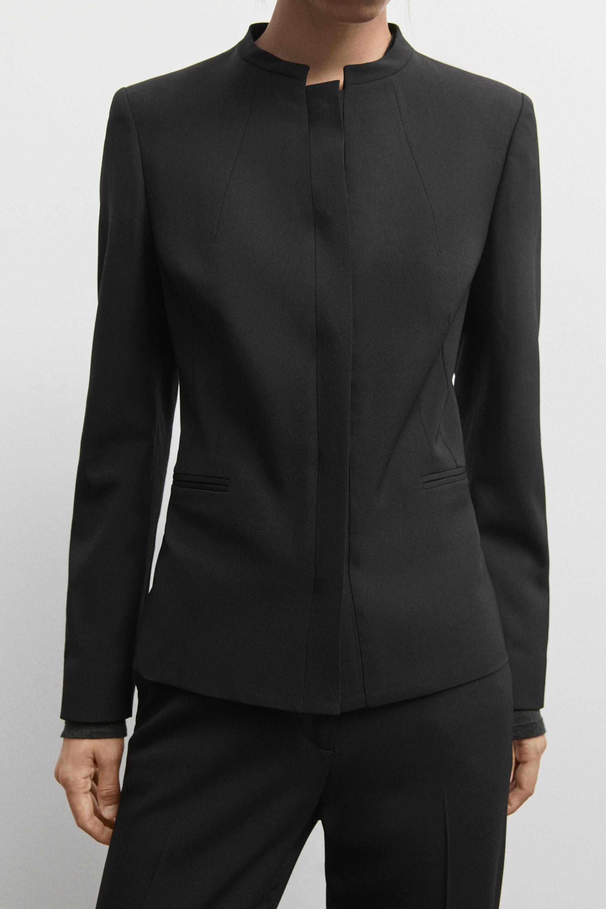 Round neck blazer with darts