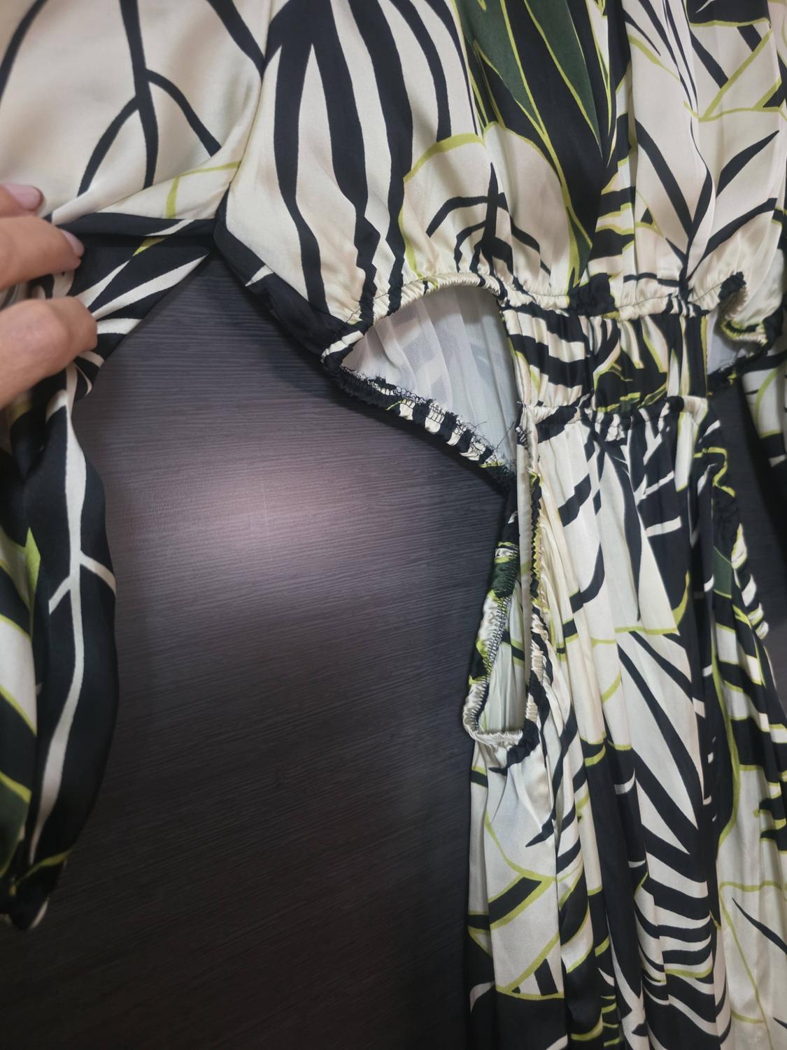 CUT-OUT TROPICAL PRINT JUMPSUIT - Image 2
