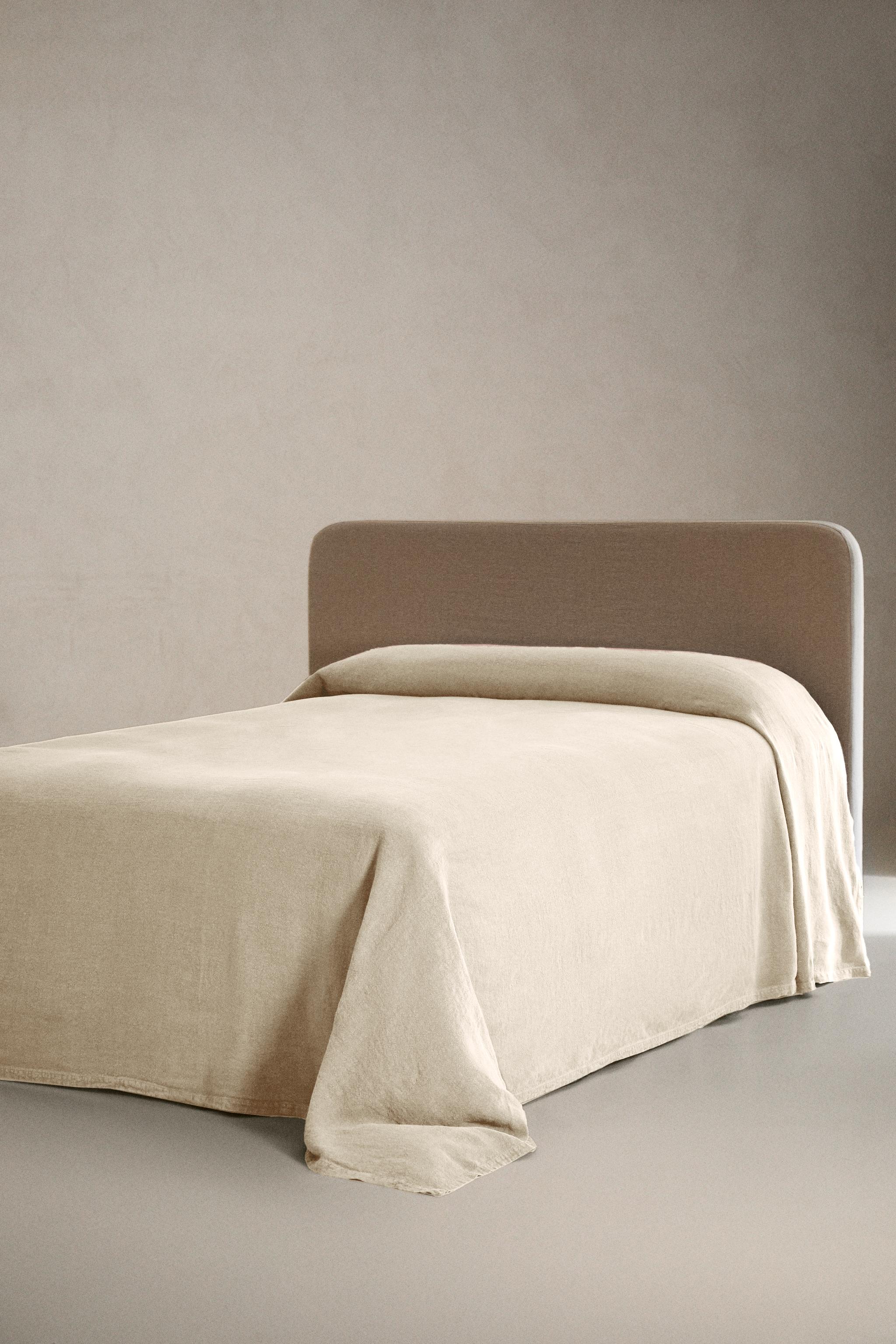 WASHED LINEN BEDSPREAD (400 GxM²) - Sand | ZARA United States