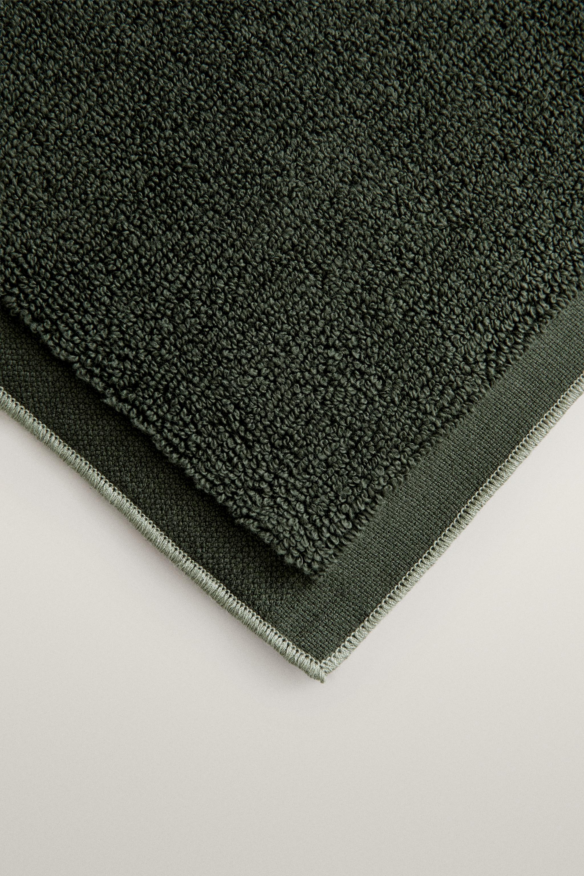 COTTON OVERLOCK BATH MAT