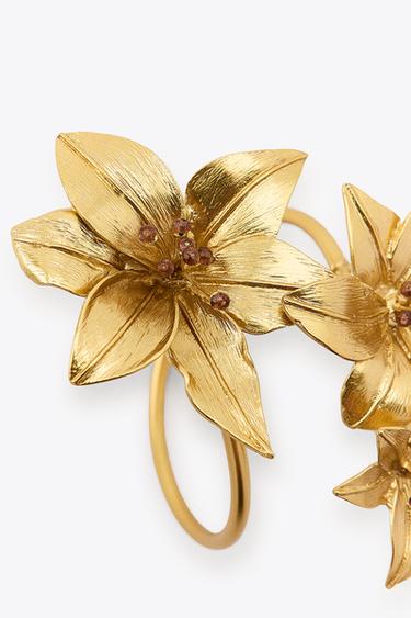 DOUBLE FLOWER BANGLE - Golden by Zara - Image 4