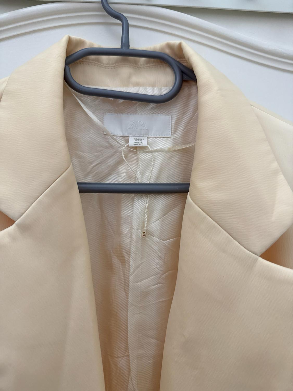 LACE TRIM CROPPED BLAZER - Image 3