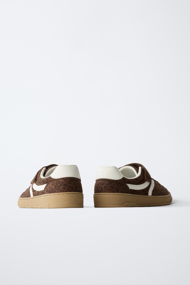 ENTRENADORES DESCALZOS CON ESTAMPADO ANIMAL 8