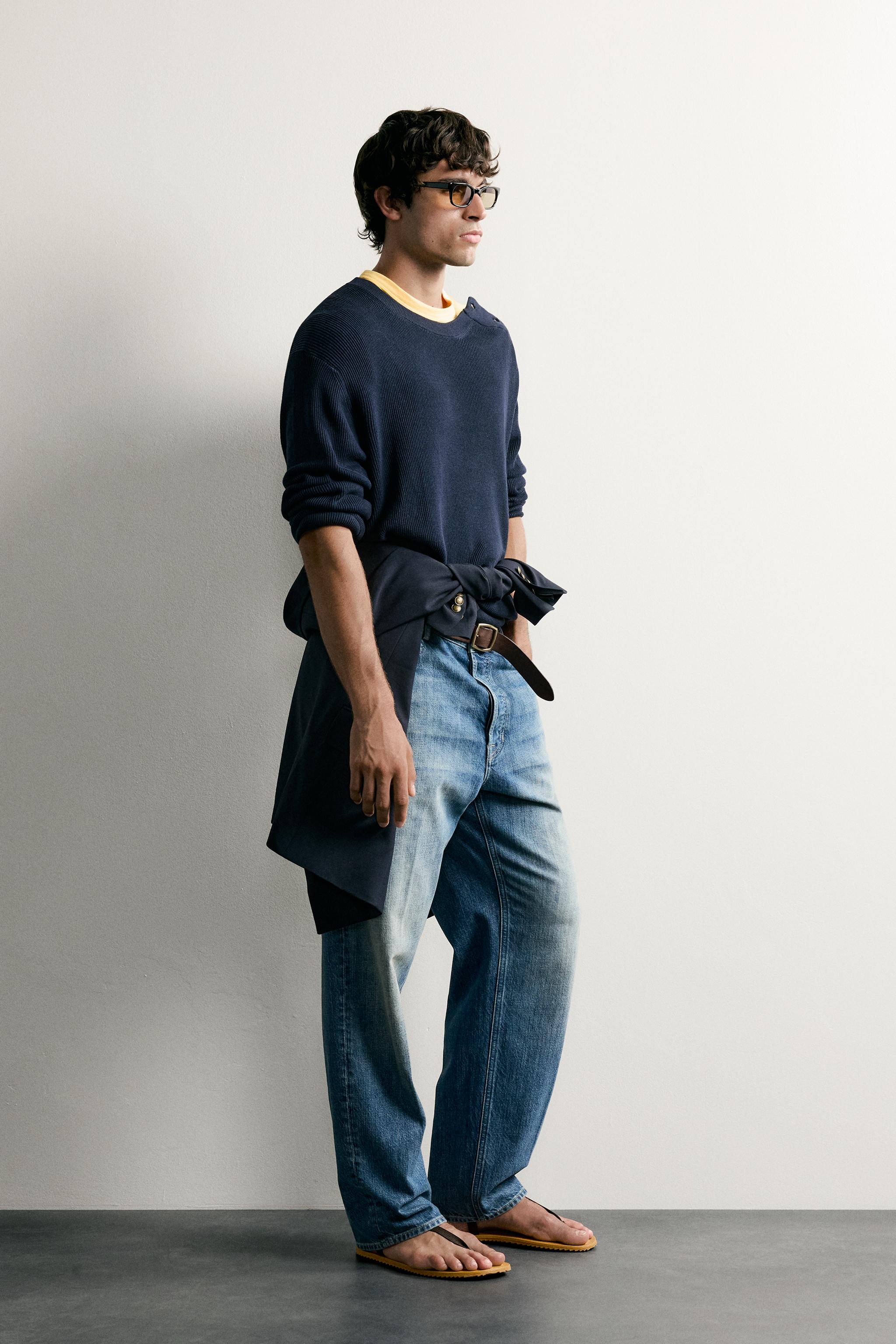 REGULAR FIT BUTTON NECK JUMPER