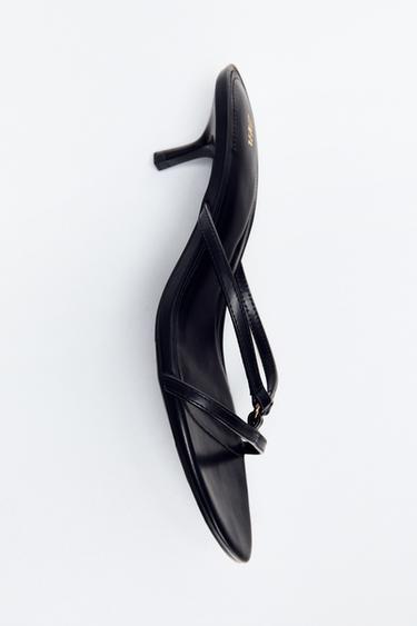 KITTEN-HEEL SANDALS WITH METAL DETAIL - Black by Zara