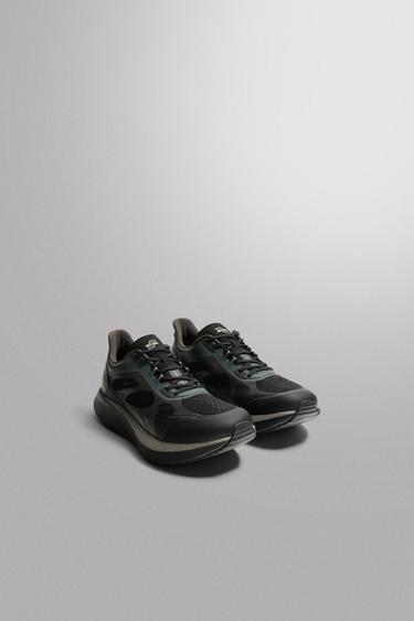 ZAPATILLA DE CORRER - Negro de Zara