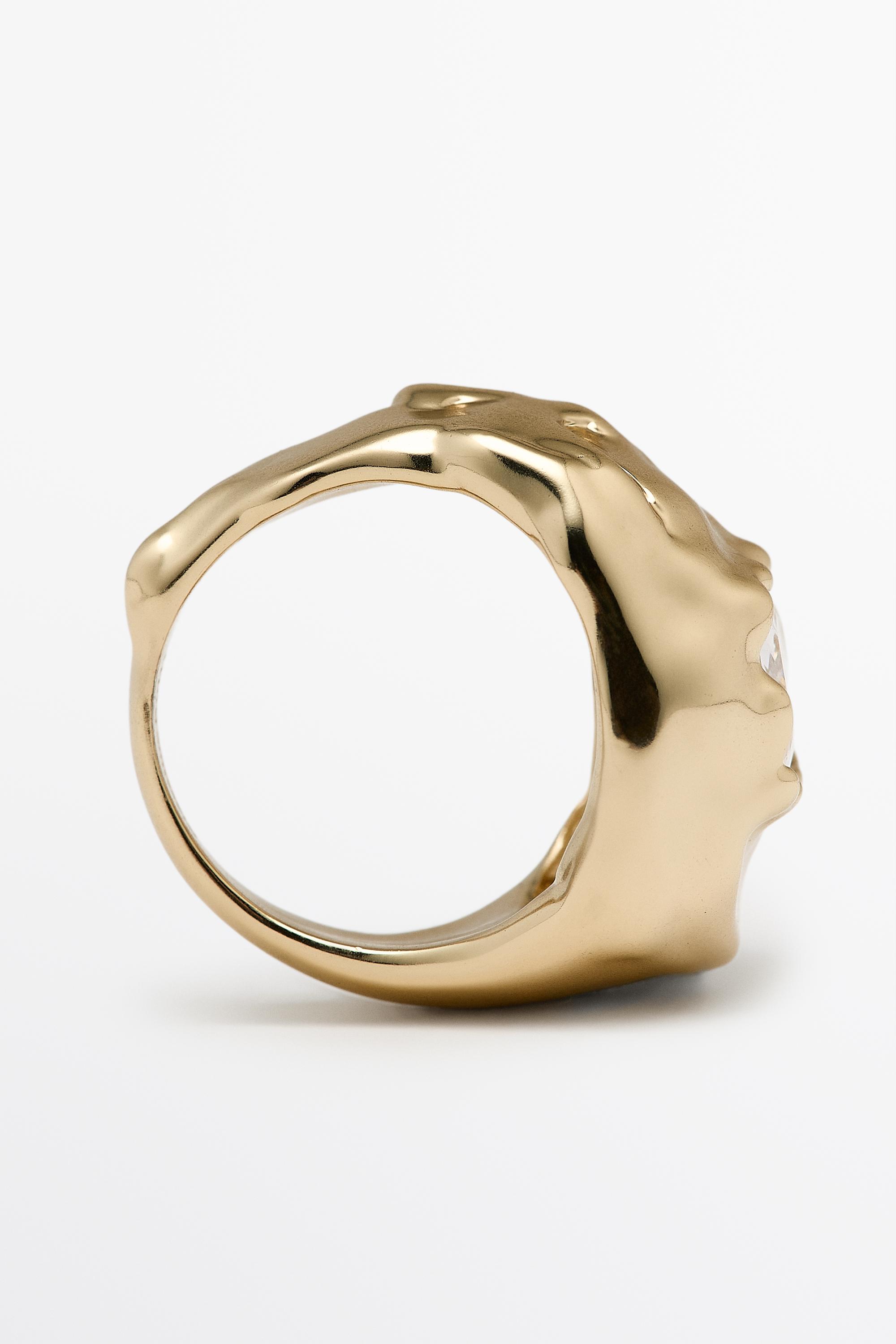 Melted effect shimmery ring