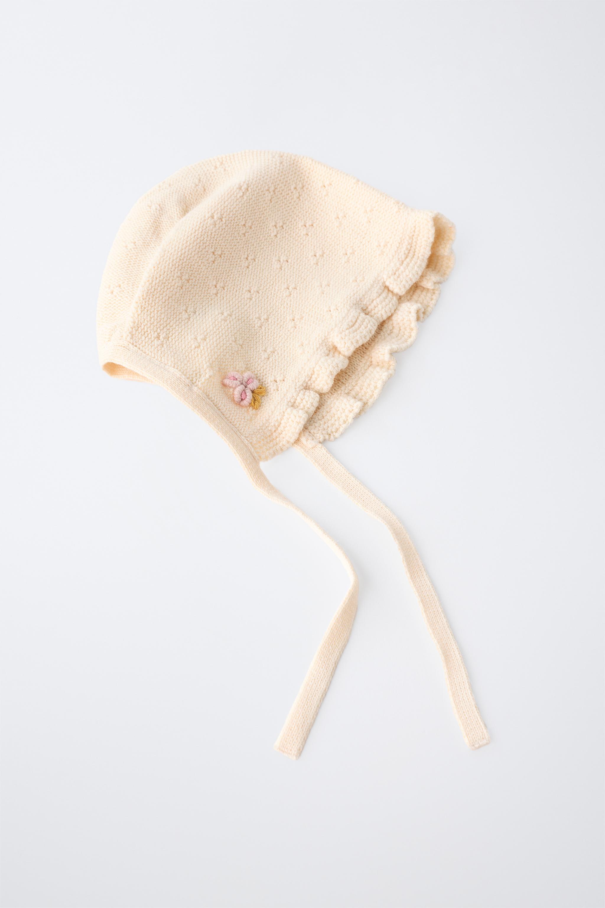EMBROIDERED FLOWER KNIT BONNET