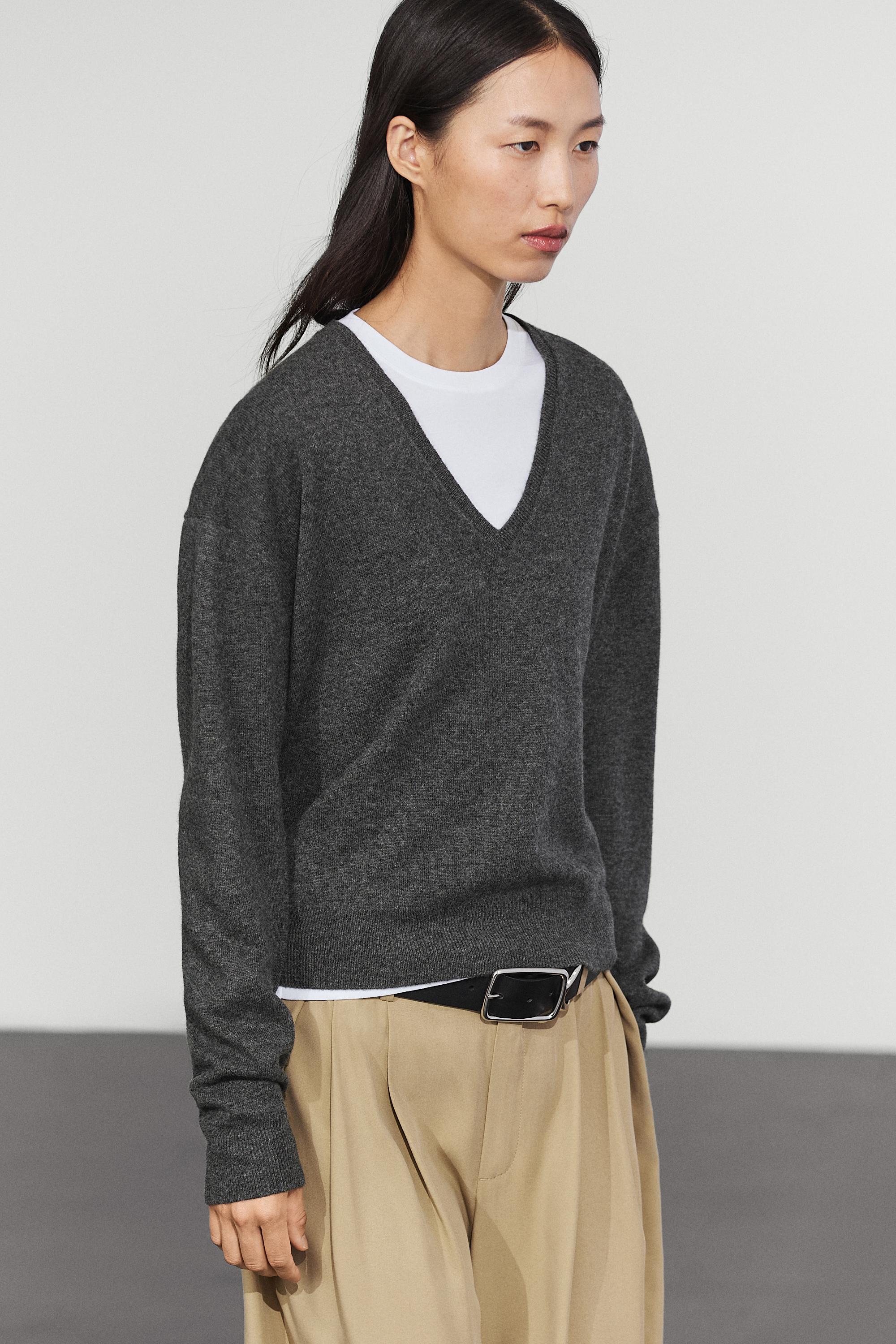 Pull en maille mélangée de laine à col V