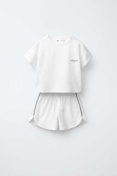 BRIGHT T-SHIRT AND BERMUDA SHORTS TOTAL LOOK - 239 by Zara