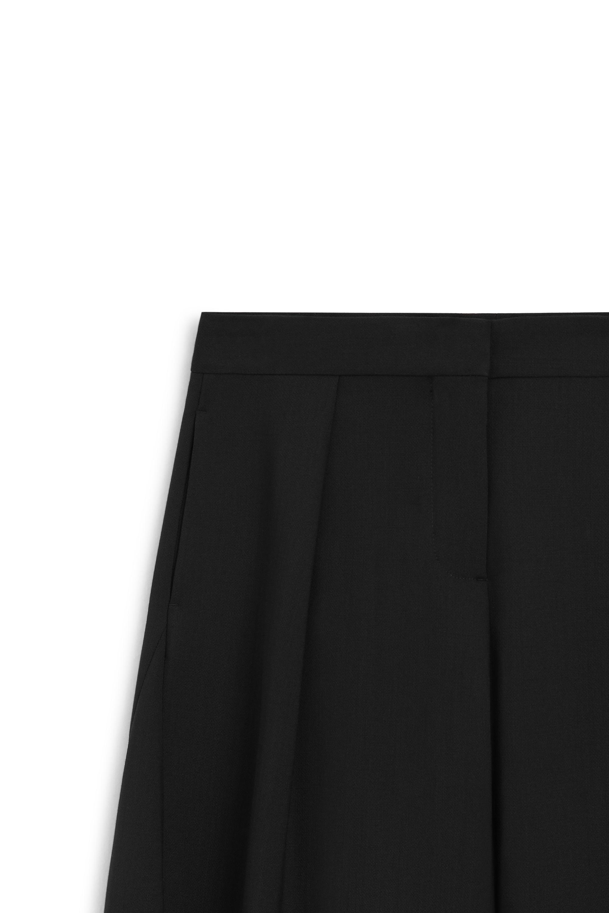 Barrel fit tailored pants with darts - LIMITED EDITION