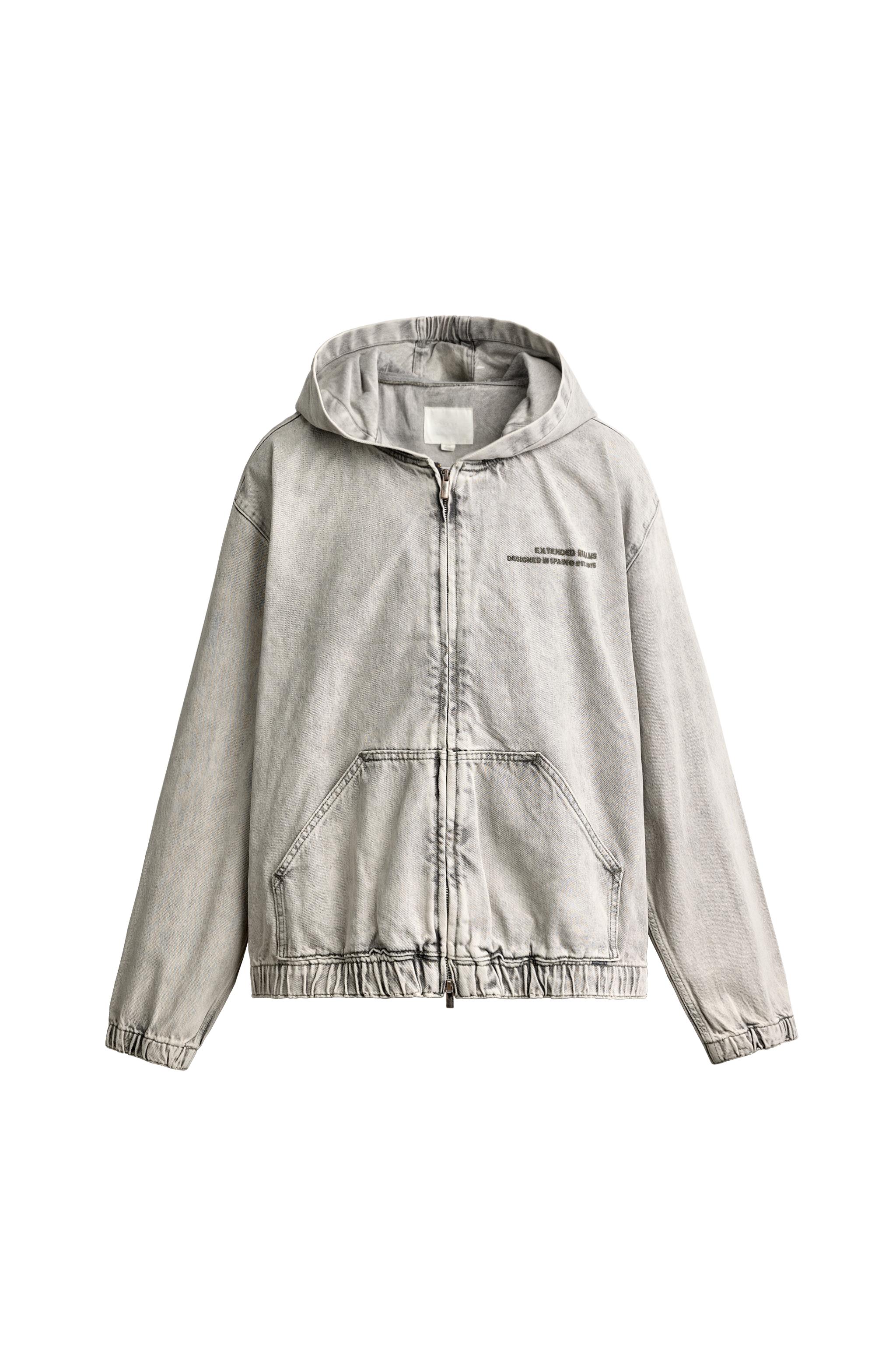CAZADORA DENIM CAPUCHA BORDADOS
