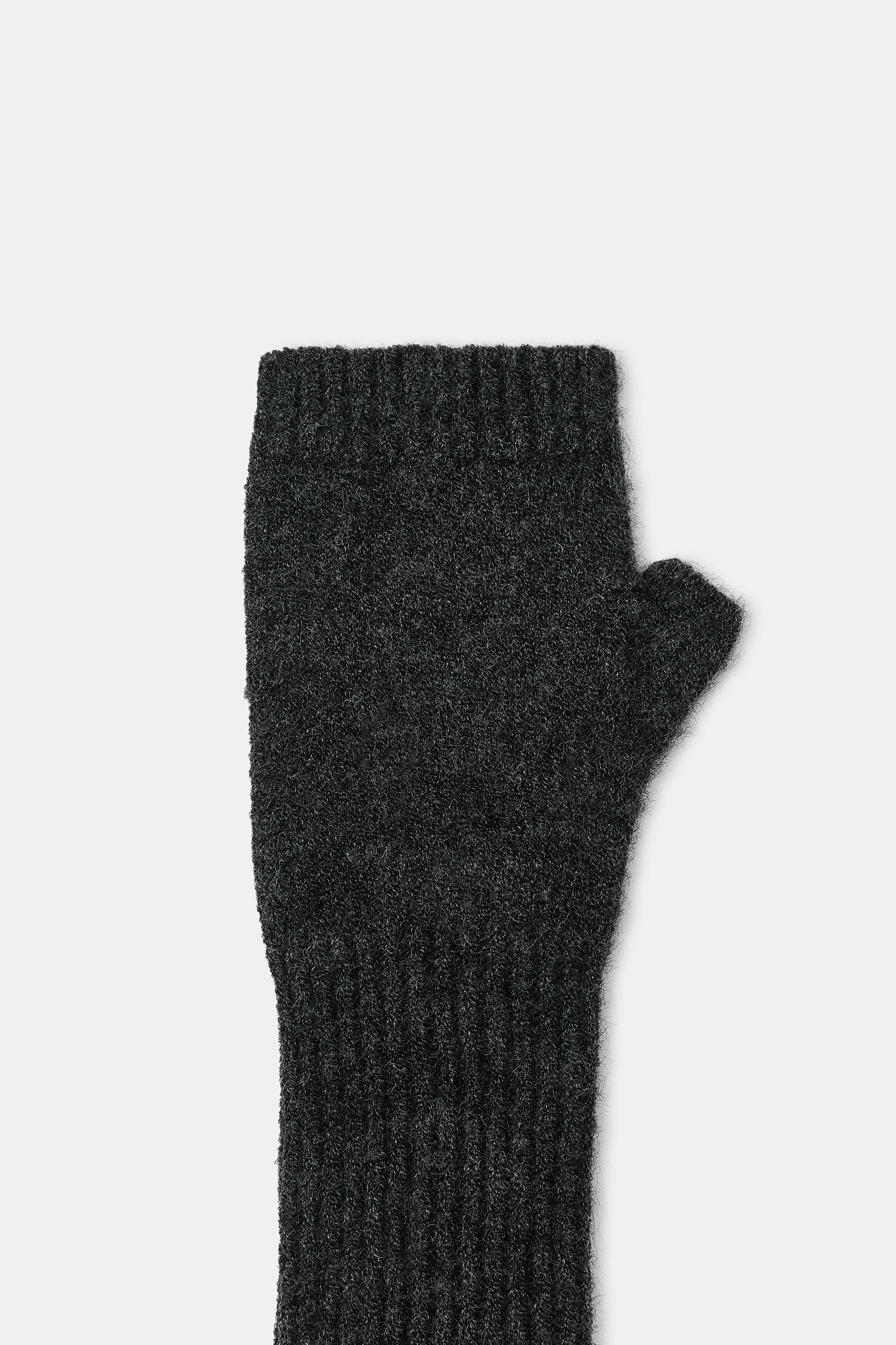 LONG KNIT MITTENS