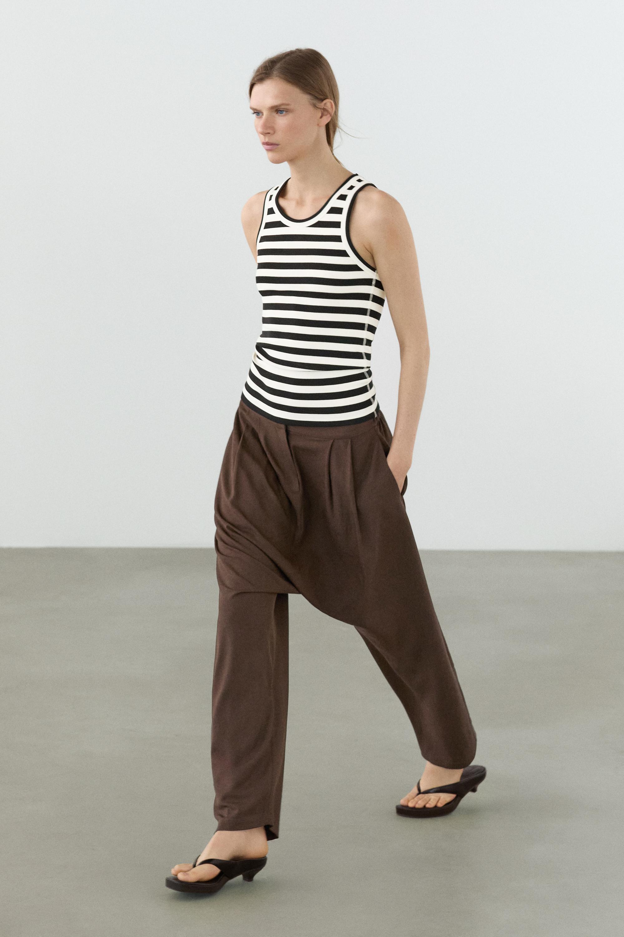 Sleeveless ribbed top with striped detail