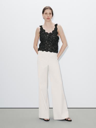 Top detalle crochet flores - Studio - Negro de Zara