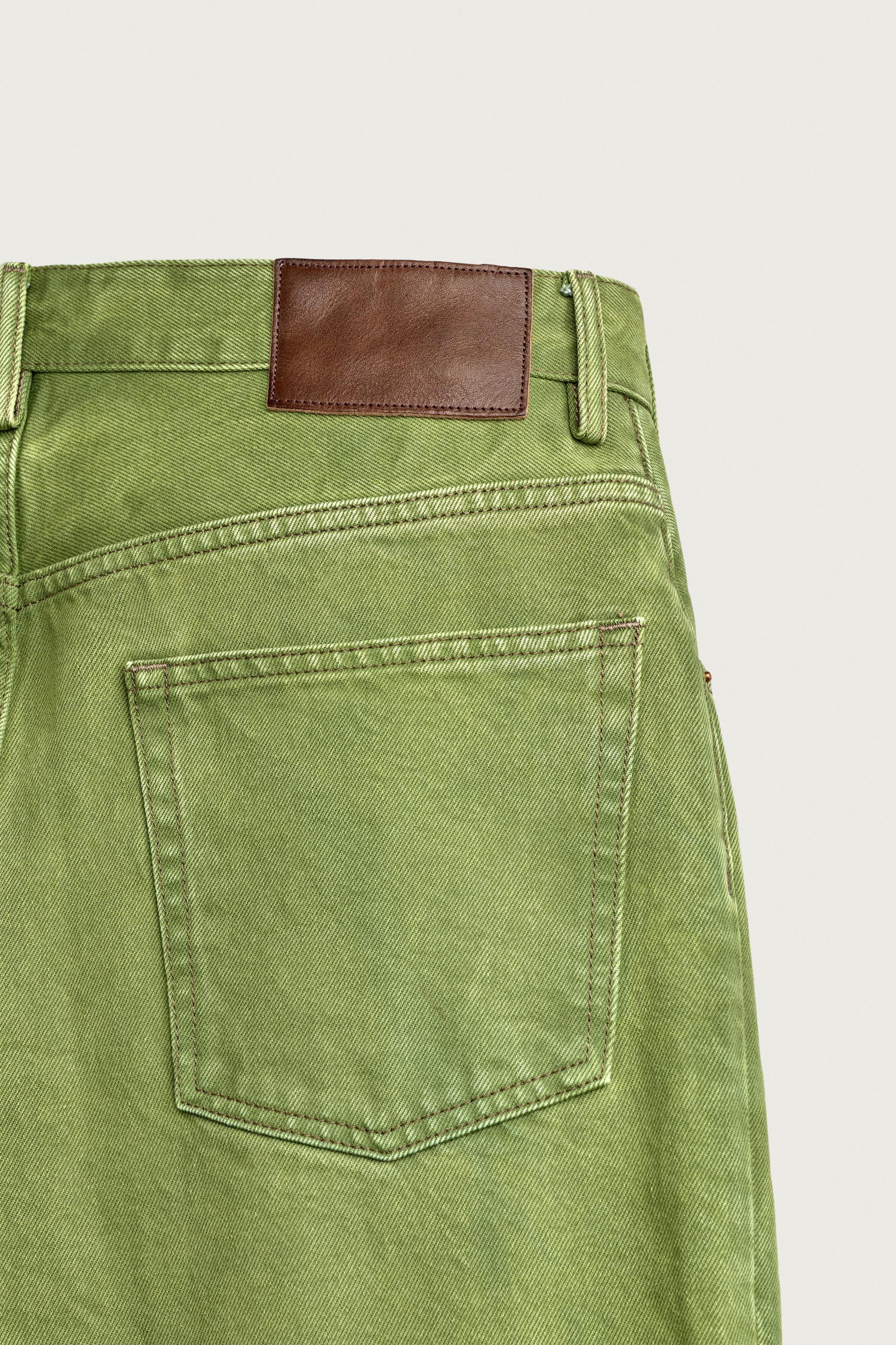 WASHED STRAIGHT-FIT JEANS