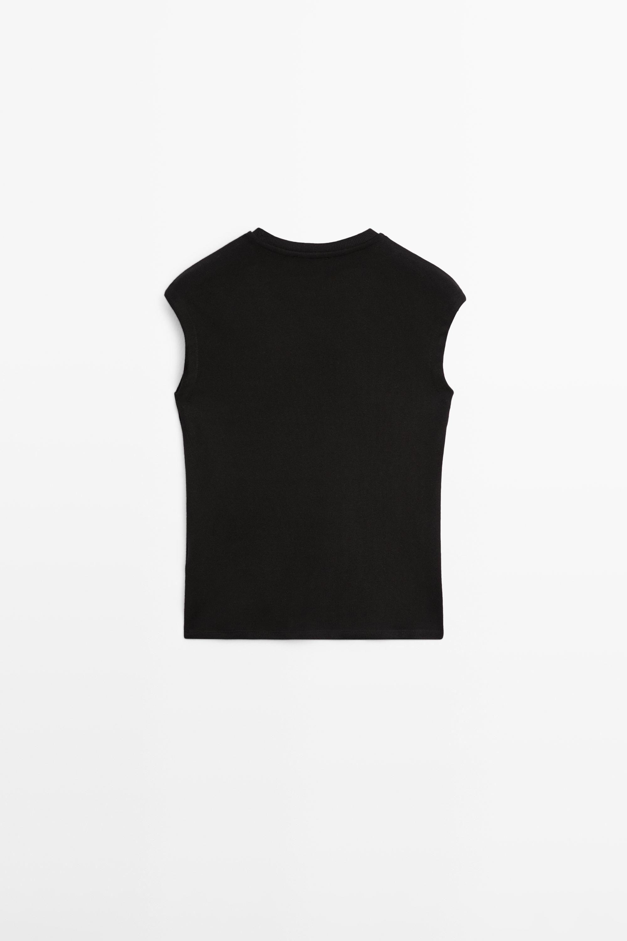 Drop sleeve T-shirt with button details
