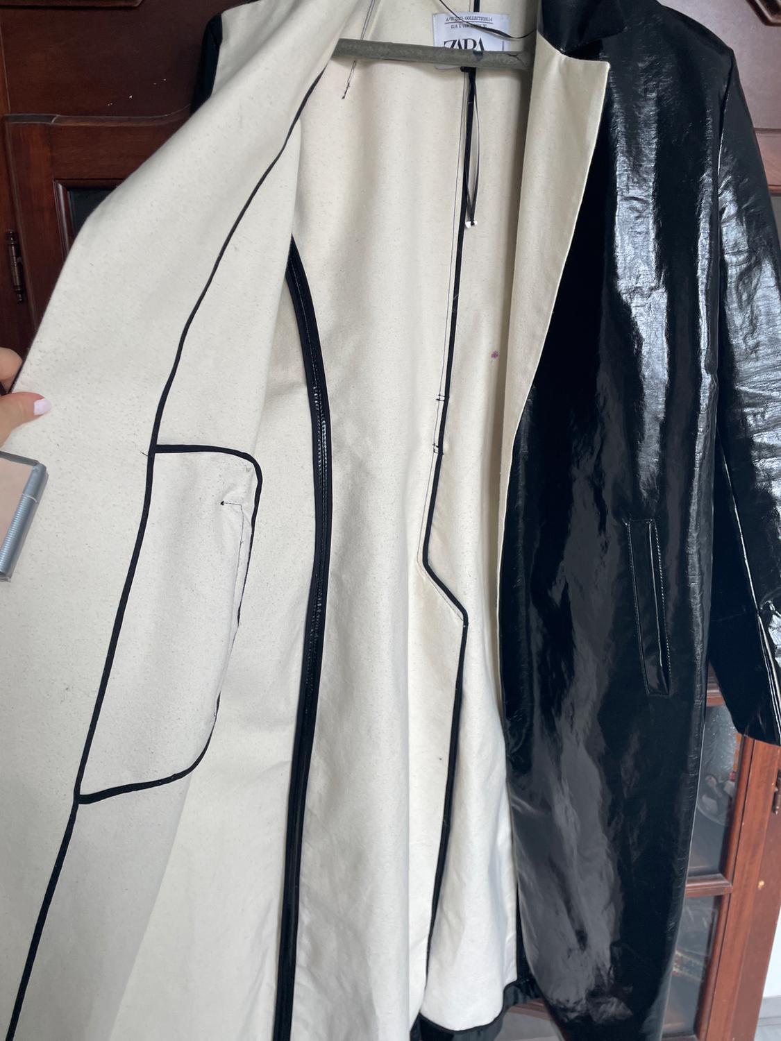 COAT WITH CONTRAST FLAPS - LIMITED EDITION - Image 3