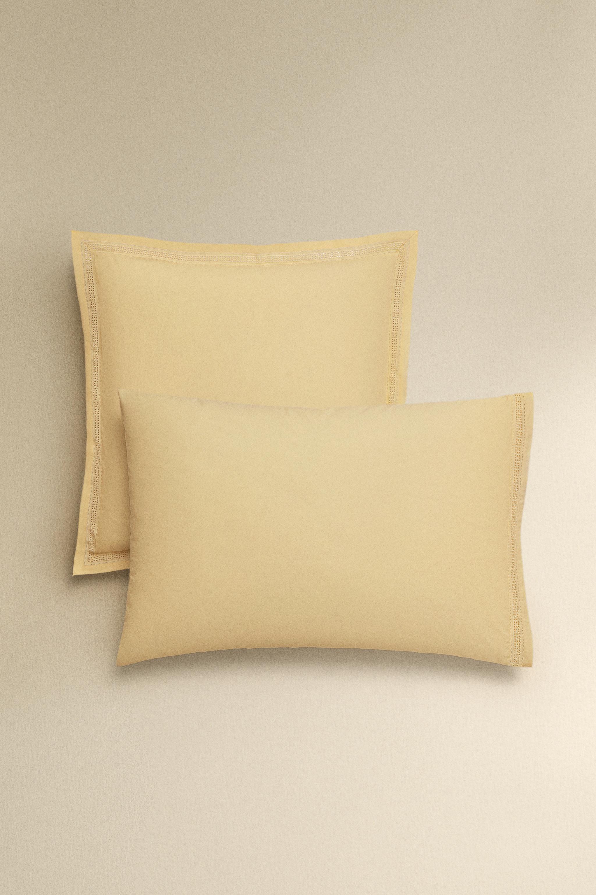 TAIE D’OREILLER BRODERIE AJOURÉE