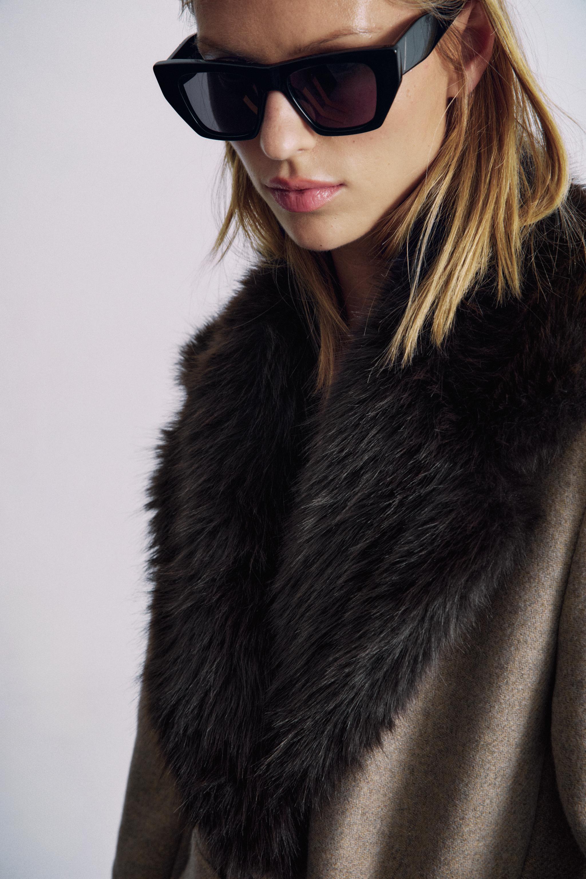 MANTEAU AVEC LAINE À REVERS EFFET FOURRURE AMOVIBLE