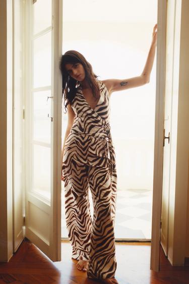 PRINTED CROSSOVER HALTER TOP - Zebra by Zara