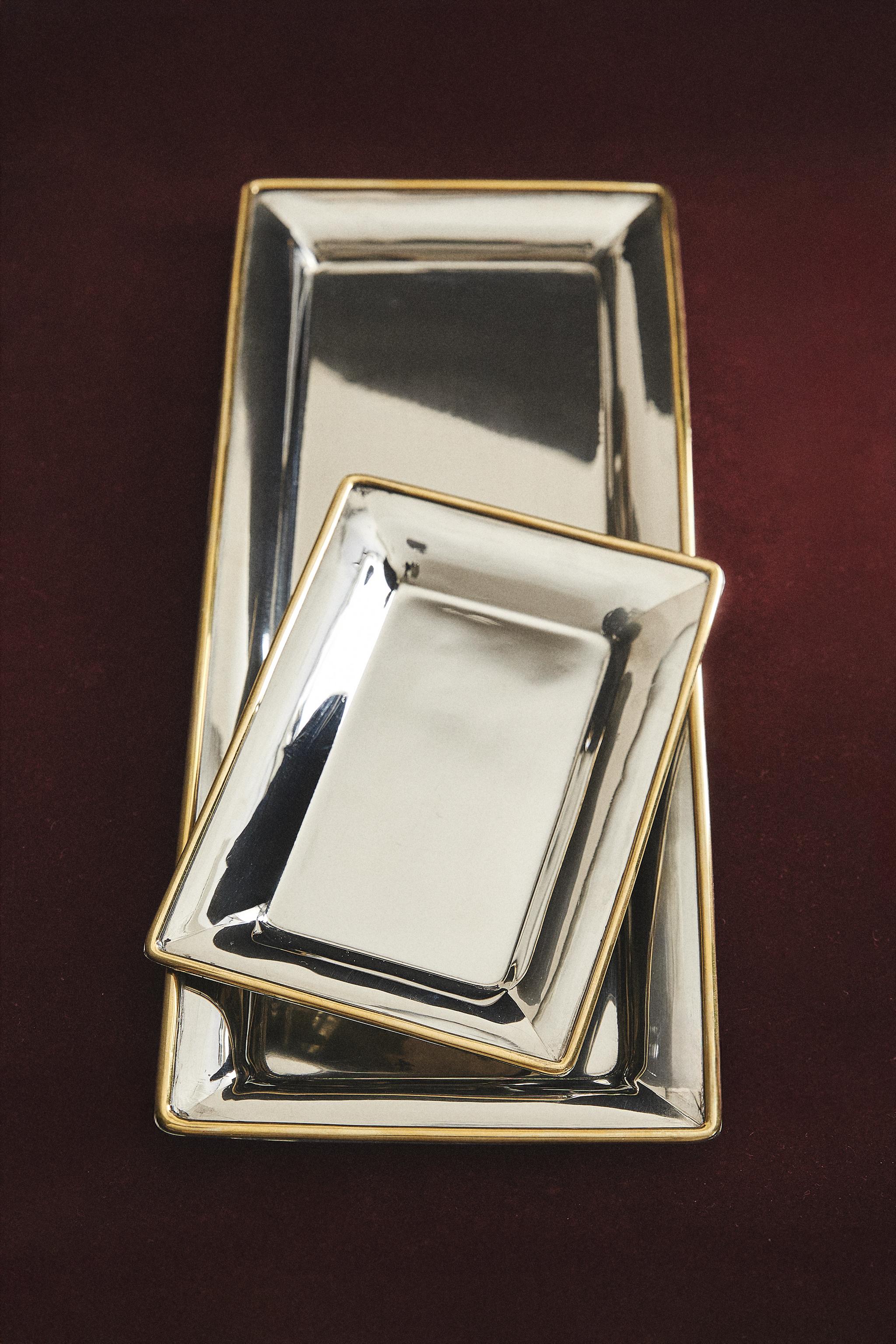 DECORATIVE CHRISTMAS TRAY WITH BORDER