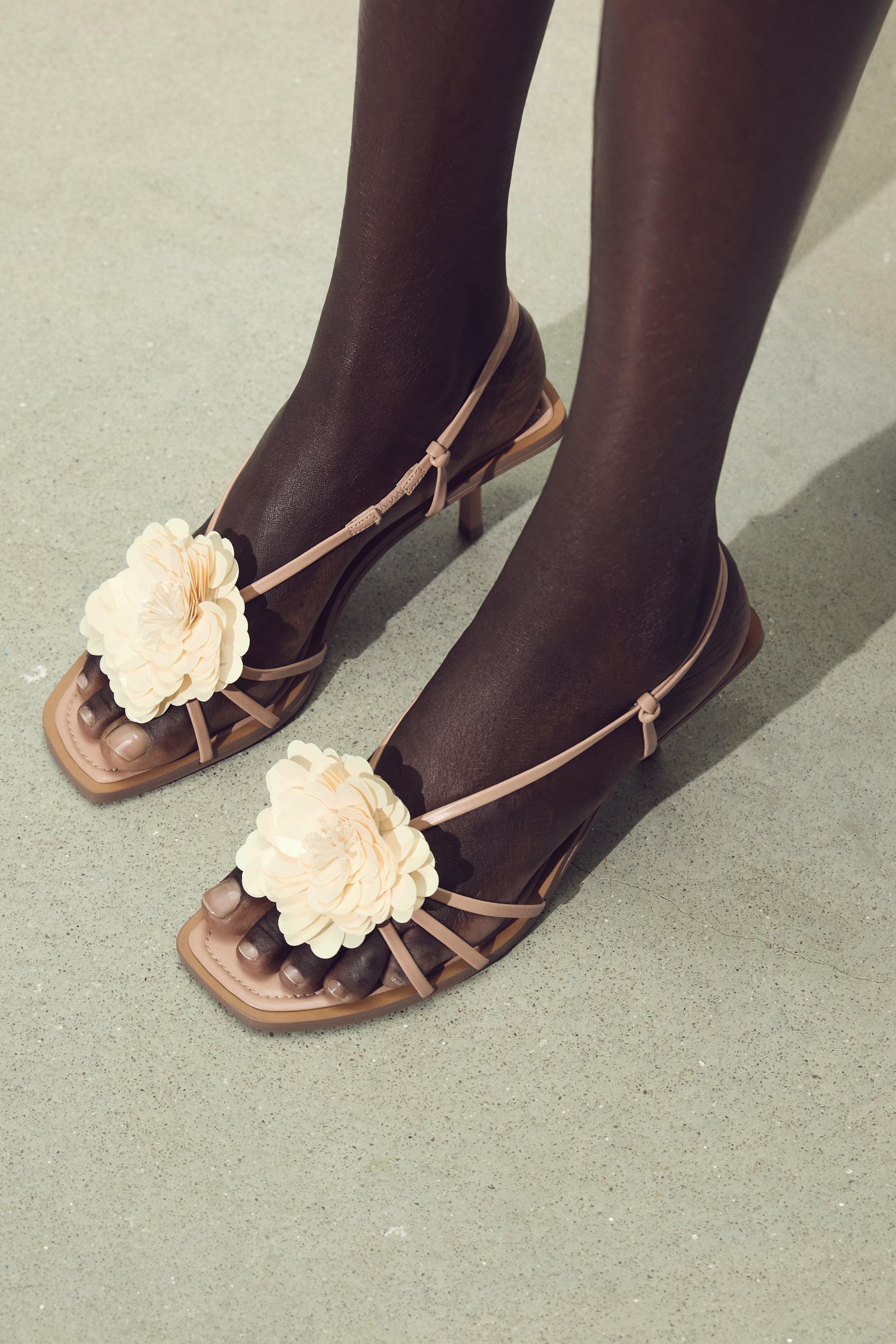 【ZARA】フラワーヒールサンダル | 3320/510/500 FLOWER HEELED SANDALS - Green | ZARA United States