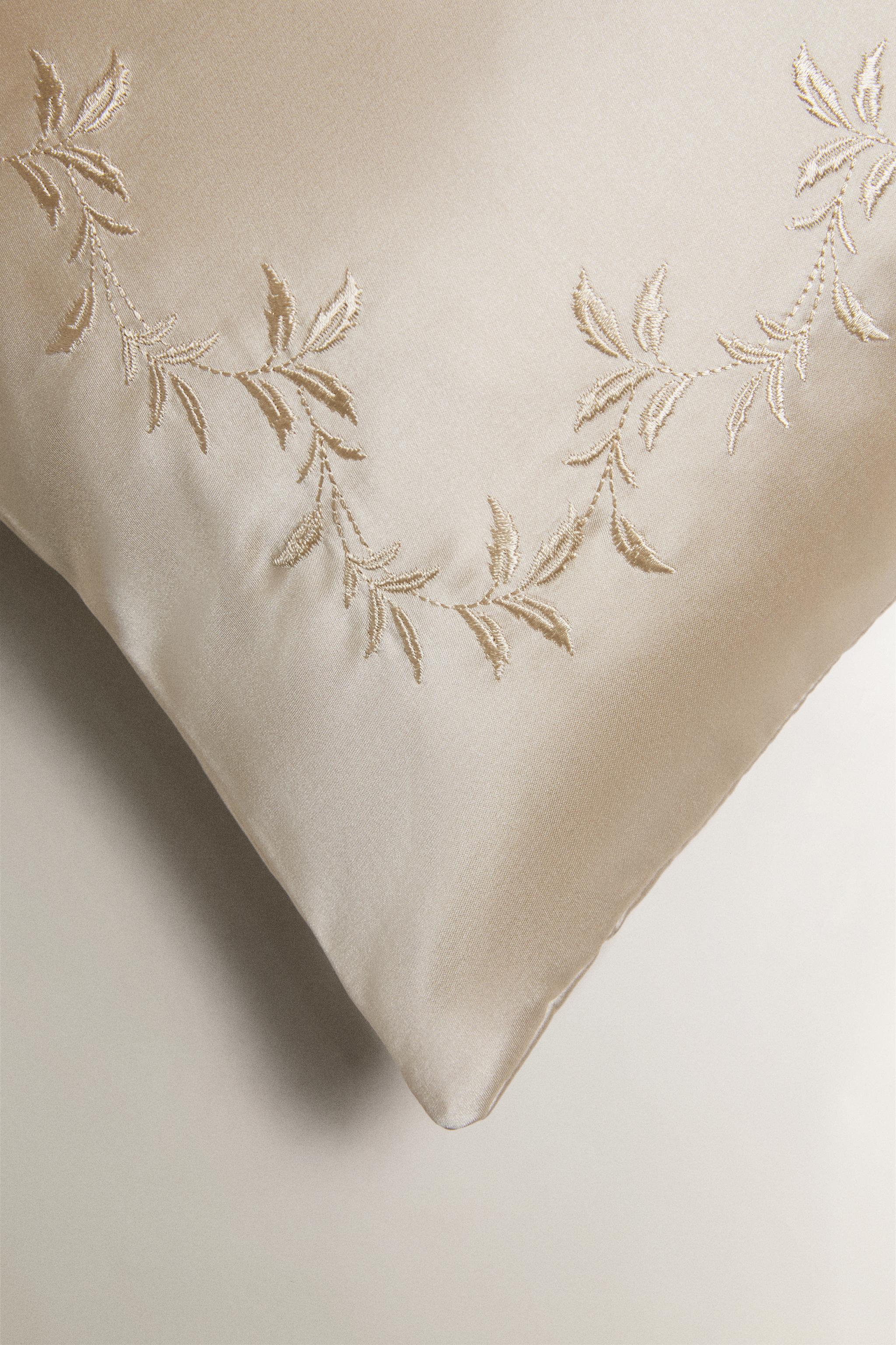 LEAF PRINT SATEEN CUSHION COVER — Cava