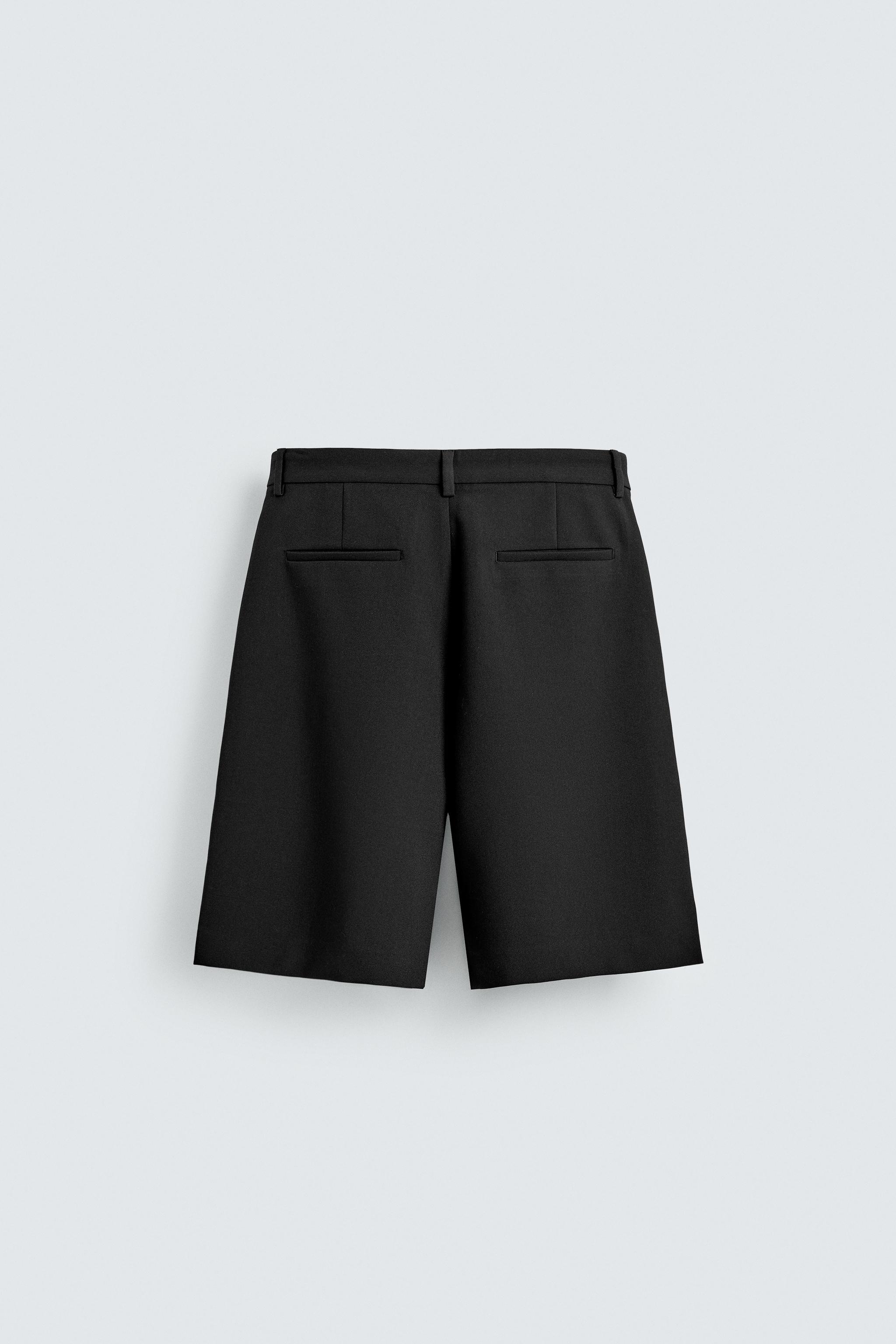 FLOWY PLEATED SHORTS