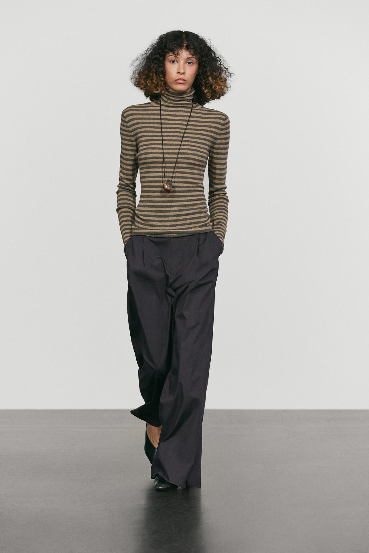 Striped turtleneck knit sweater — Black gold