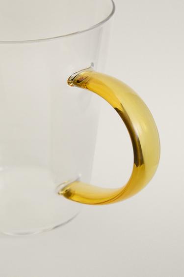 BOROSILICATE GLASS MUG WITH COLOURED HANDLE - Yellow by Zara - Image 2