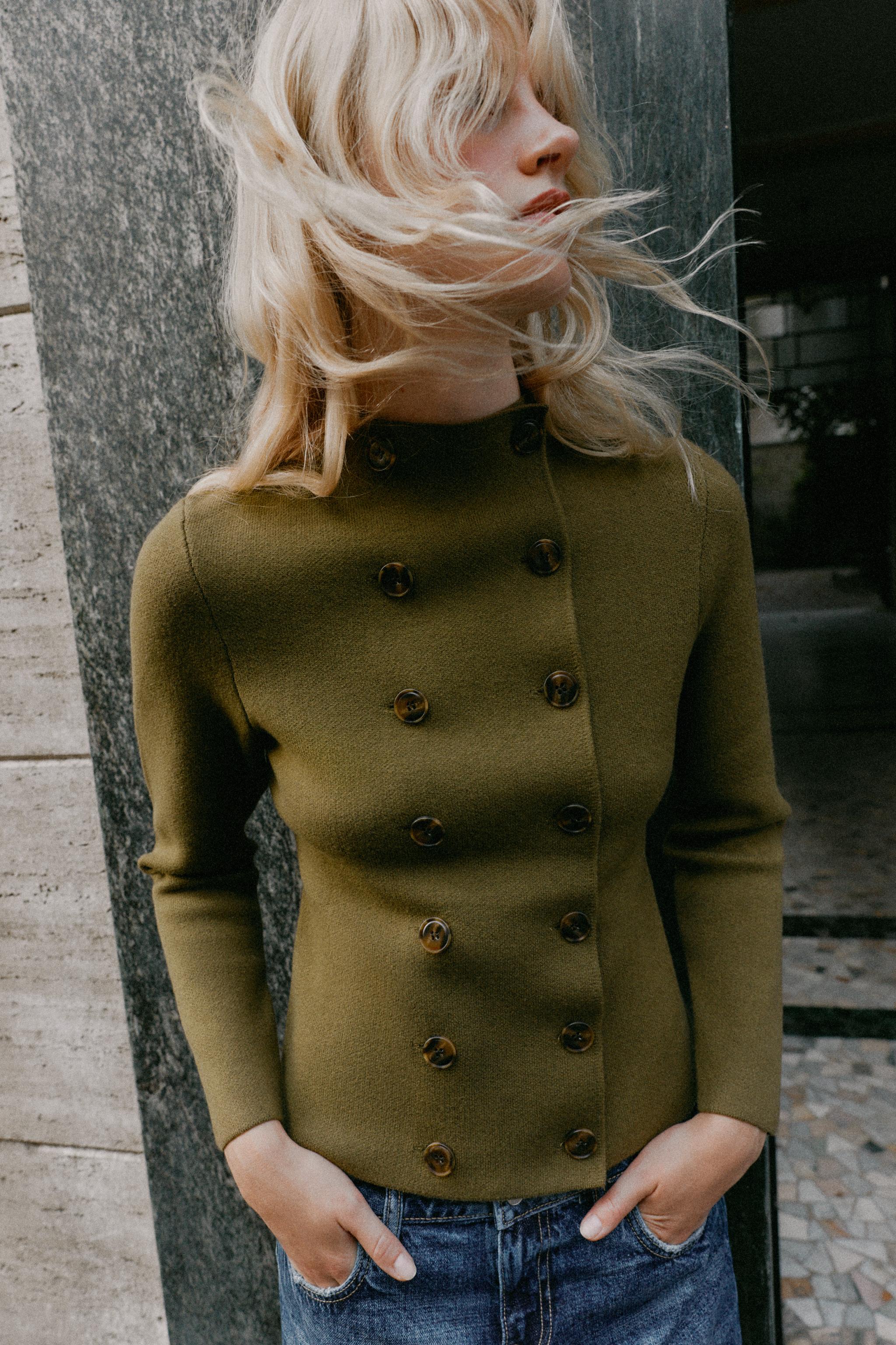 DOUBLE-BREASTED KNIT JACKET