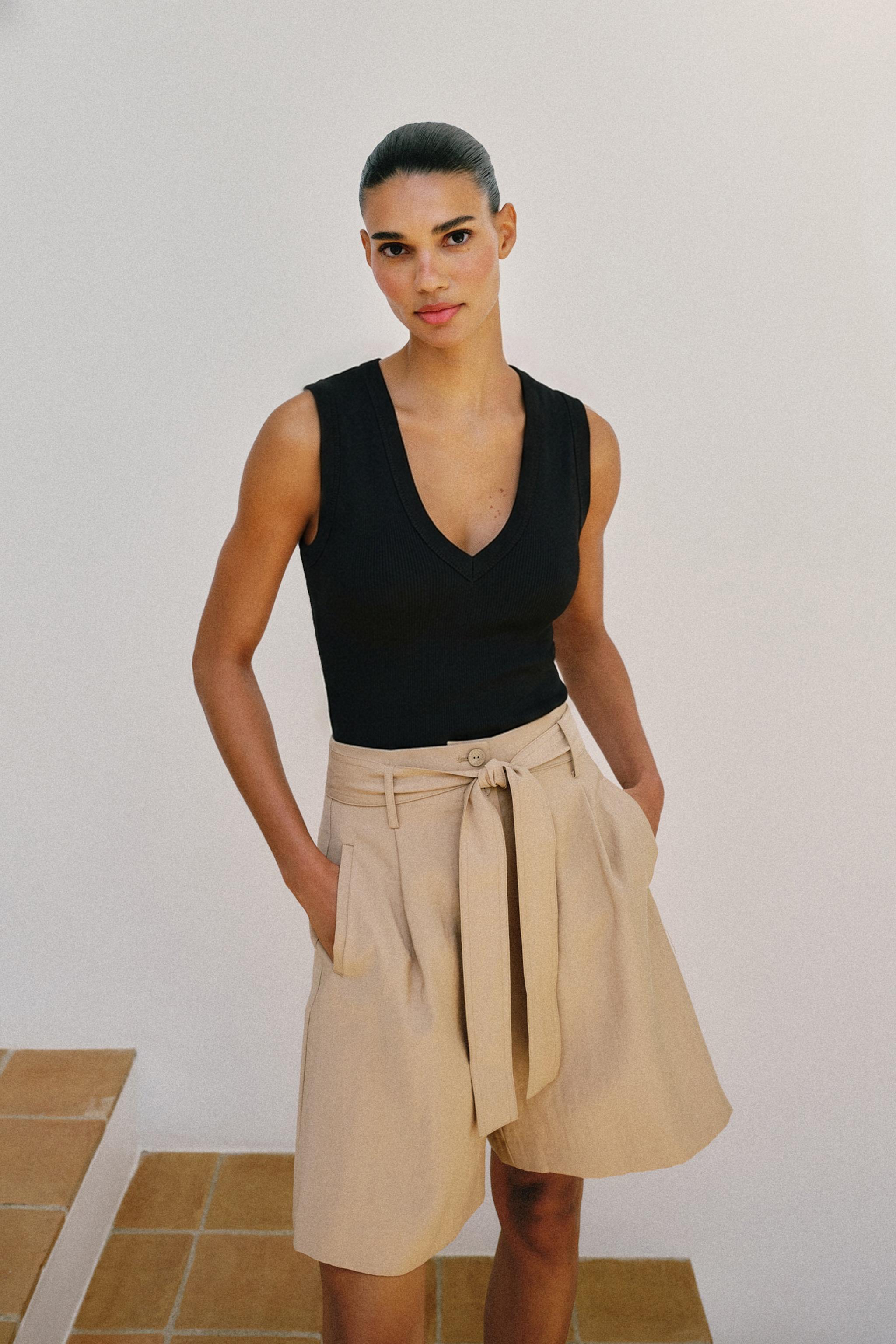COTTON V-NECK TANK TOP — Black