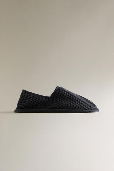 TEXTURED BABOUCHE SLIPPERS - Azul Marino de Zara - Imagen 0