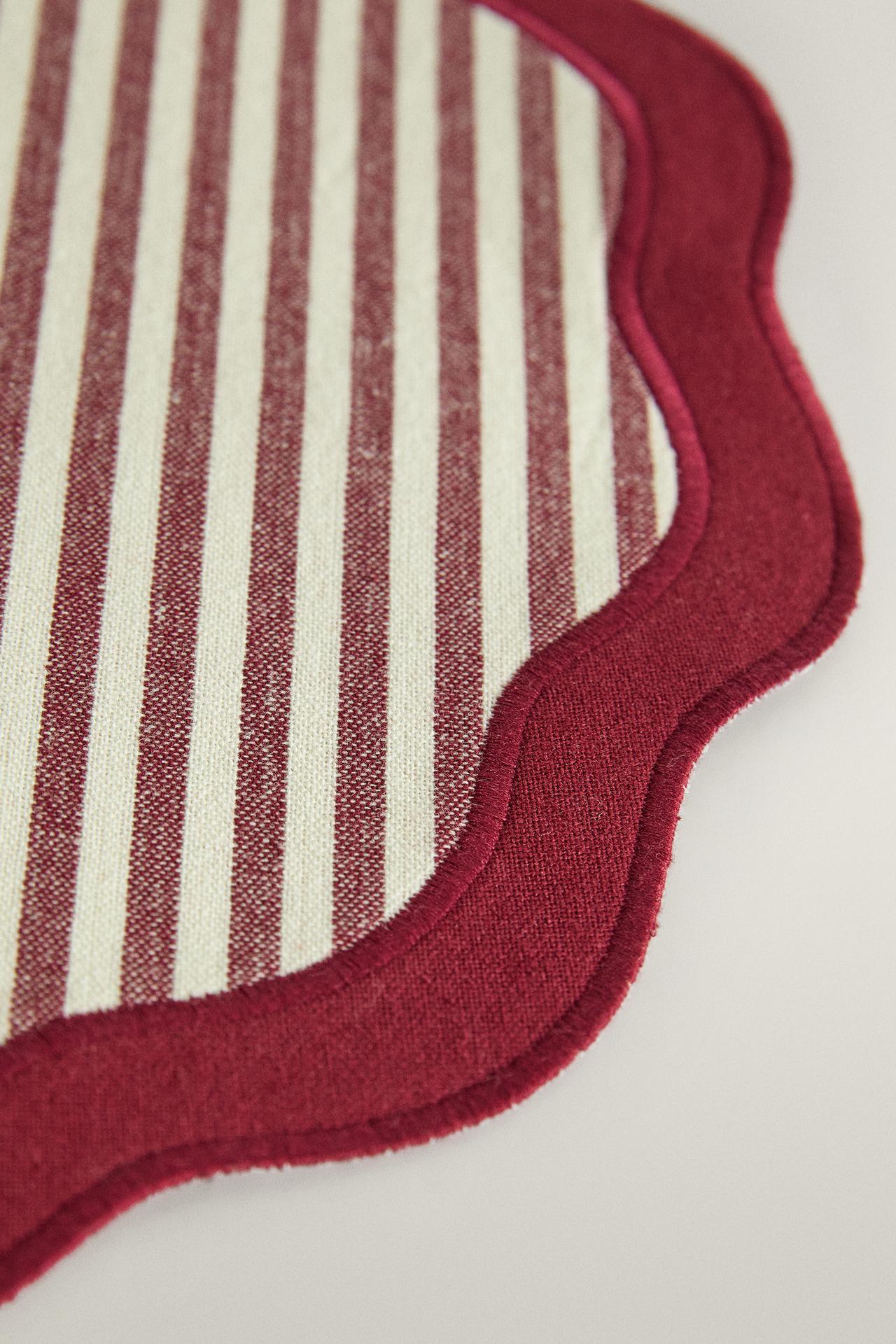 STRIPED CHRISTMAS PLACEMAT (PACK OF 2) — Red