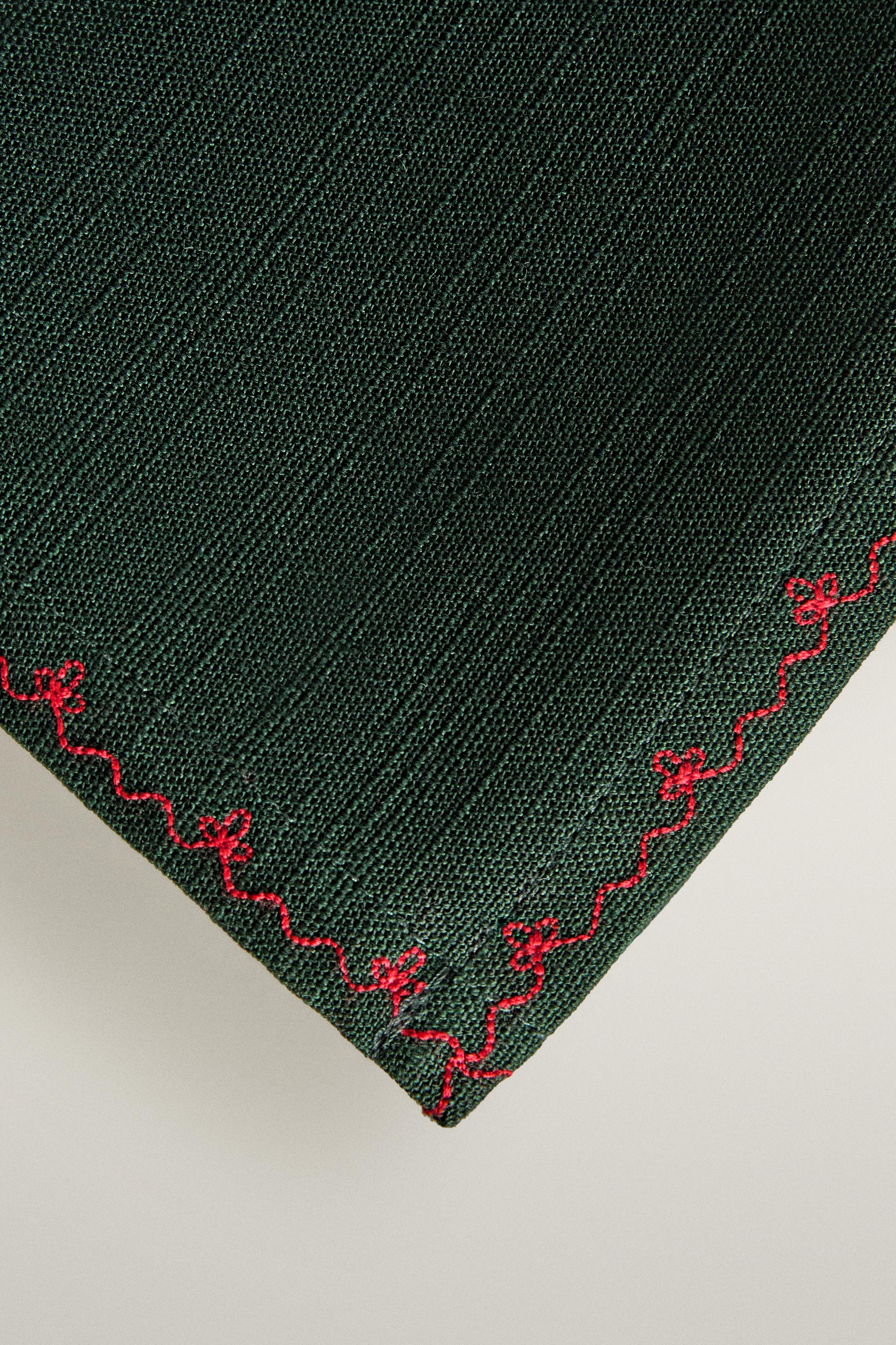 EMBROIDERED CHRISTMAS COTTON TABLECLOTH