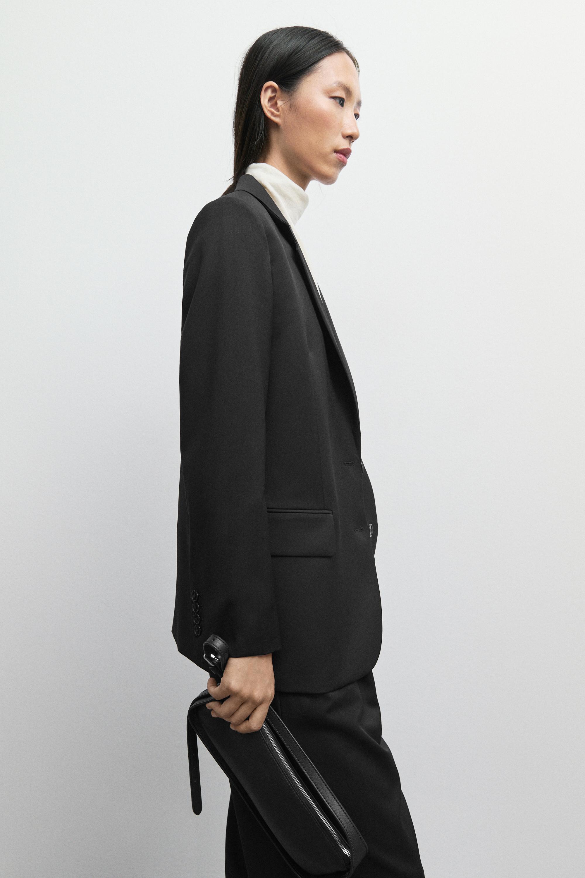 100% extra fine wool two-button blazer