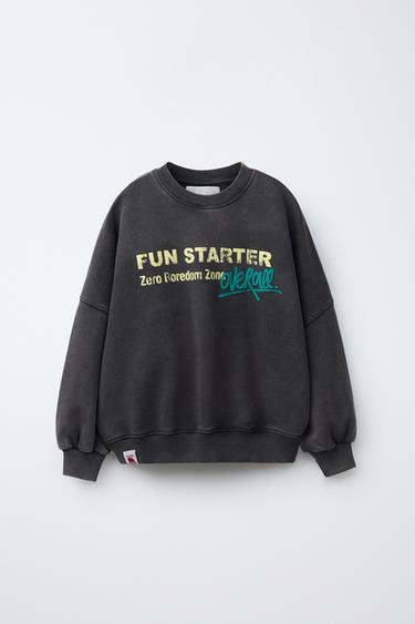 CAMISETA EFECTO LAVADO ESTAMPADO TEXTO - Gris antracita de Zara
